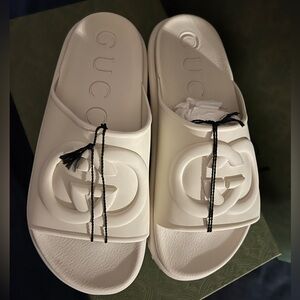 GUCCI brand new interlocking G slides size 39 with tags!